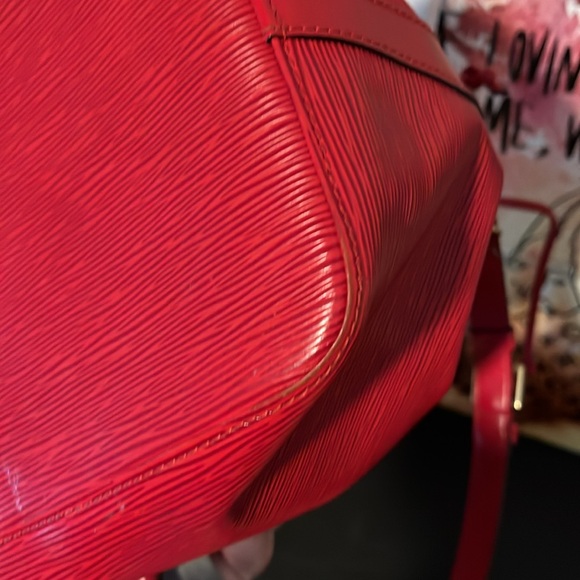 Louis Vuitton Epi Petit Noe Leather Drawstring Shoulder Bag - EUC - Picture 8 of 12